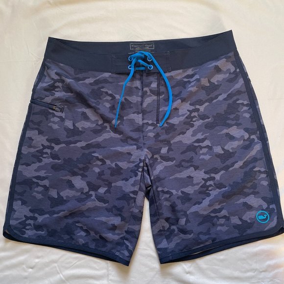Vineyard Vines Other - Vineyard Vines Men's *NWOT* 8" Performance Navy Mountain Camo Shorts, 32" Waist